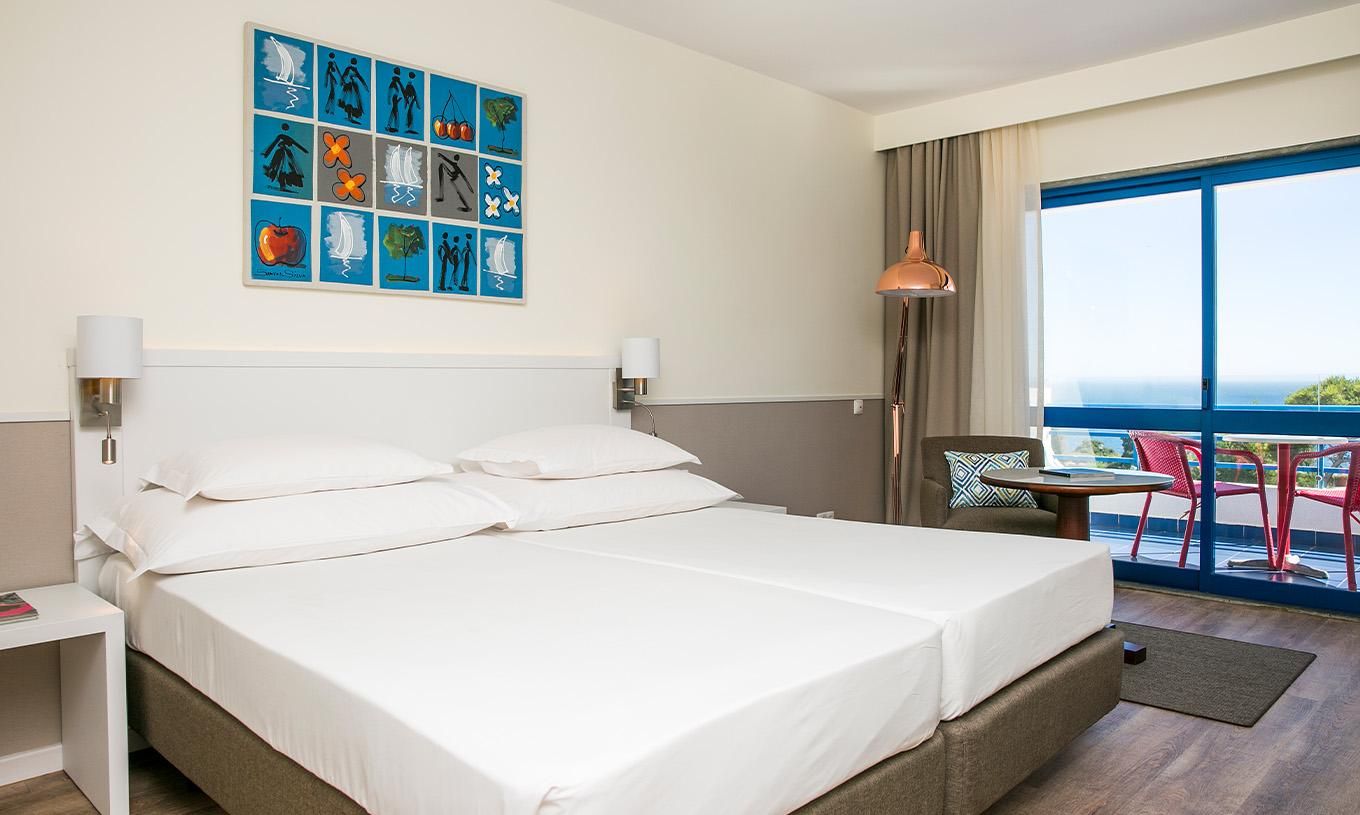 Deluxe Sea View Triple Room