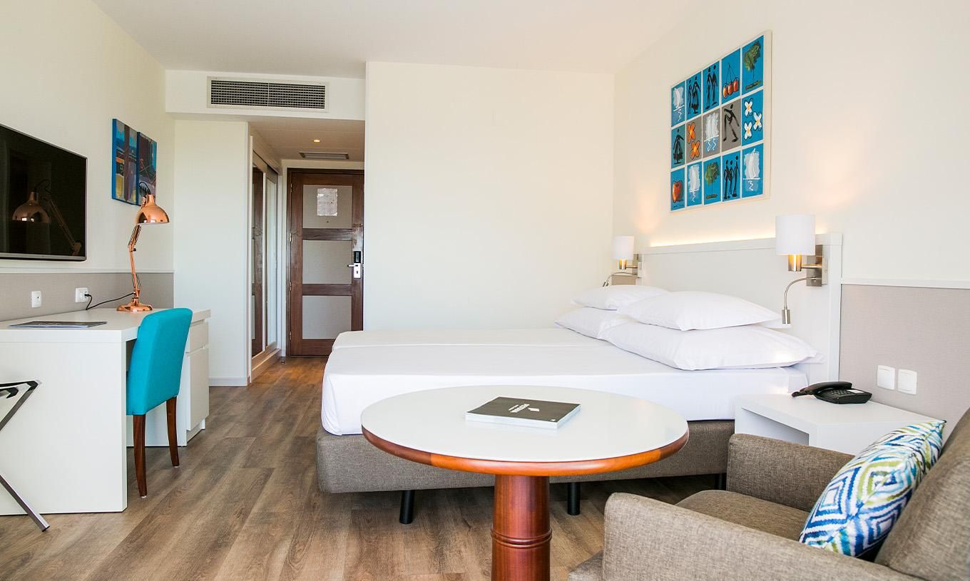 Deluxe Superior Triple Room