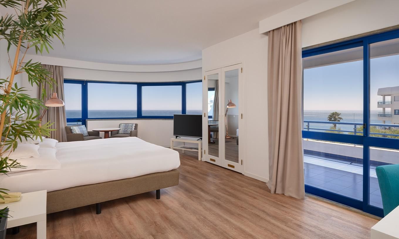 Deluxe Superior Sea View Triple Room