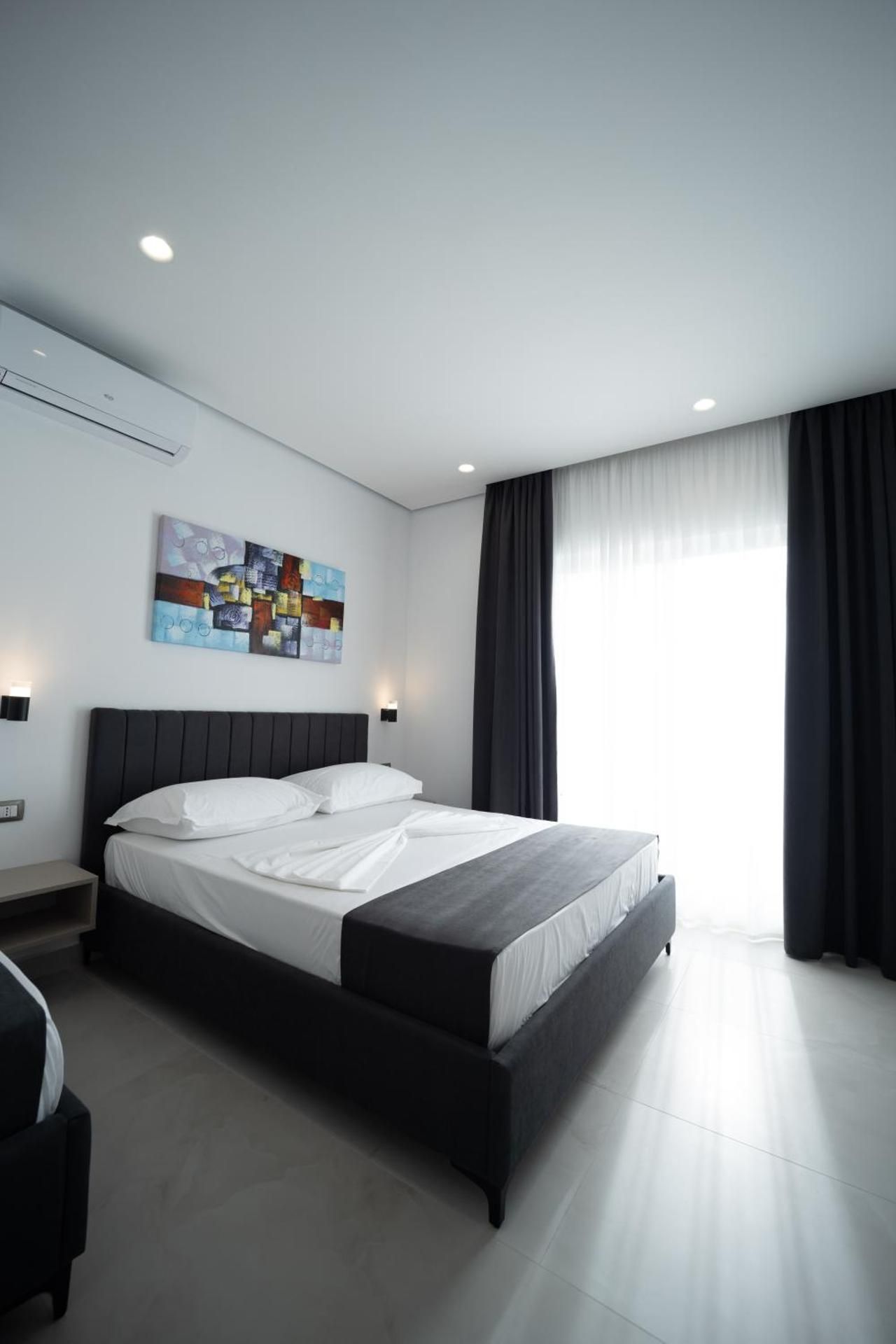 Hotel Kapri Triple Room 3