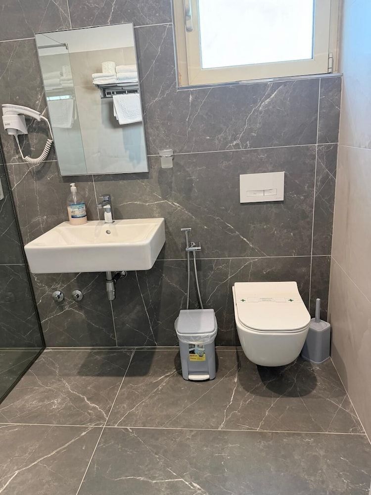 Hotel Kapri Deluxe Room 25