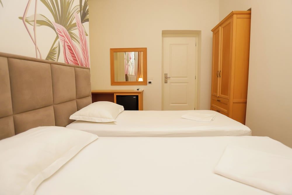 Le Palazzine Hotel Standard Twin Room 4