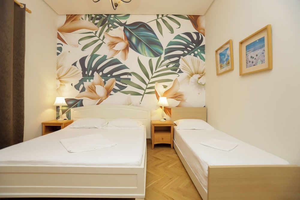 Le Palazzine Hotel Comfort Triple Room, Hill View