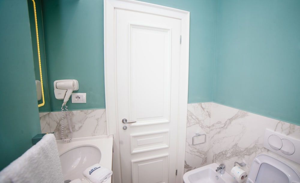 Le Palazzine Hotel Deluxe Double Room, Sea View 7