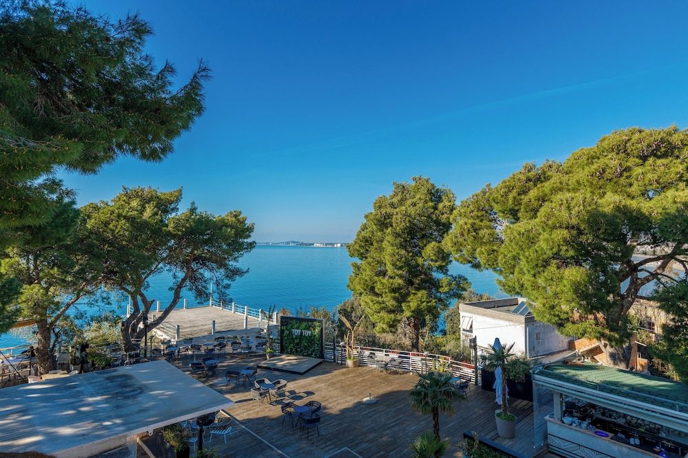 Le Palazzine Hotel Deluxe Double Room, Sea View 6