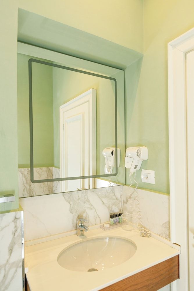 Le Palazzine Hotel Deluxe Double Room, Sea View 11