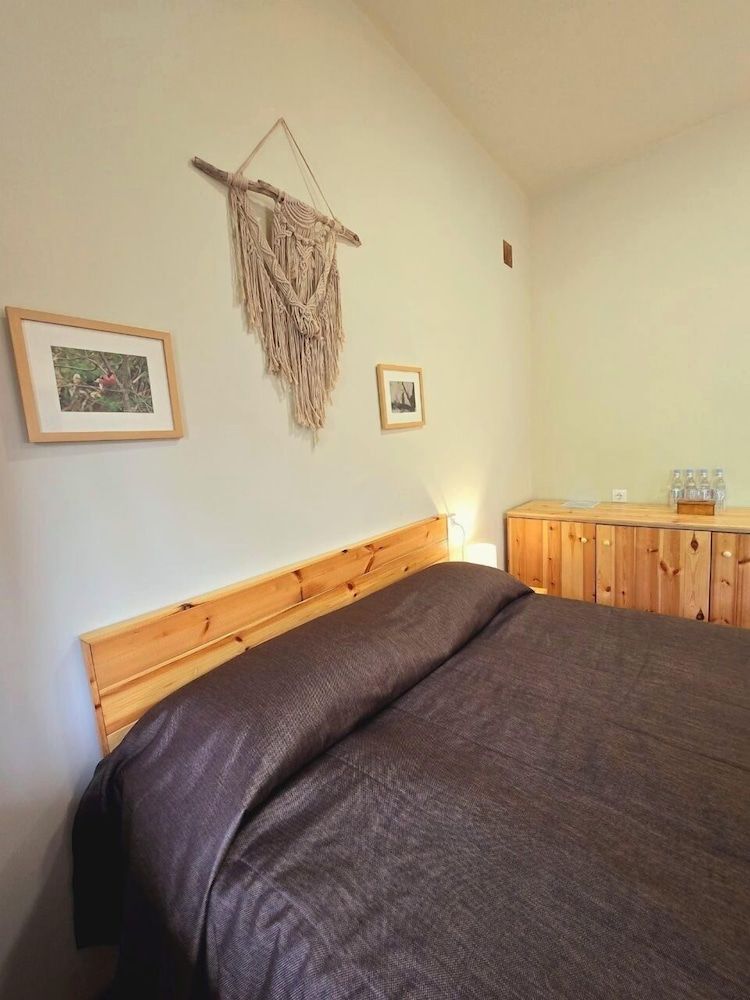 Ecokayan Dilijan Resort Hotel Comfort Cabin, Multiple Beds, Balcony, Lake View 3