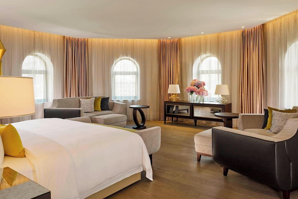Suite, 1 King Bed