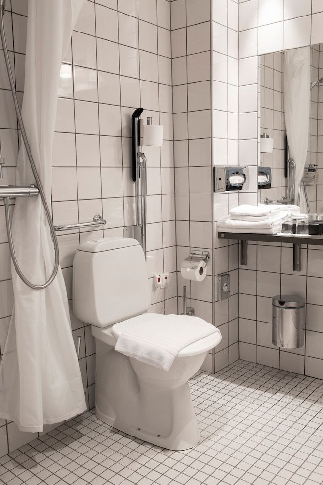 Freys Hotel Standard Single Room (with extra bed) 6