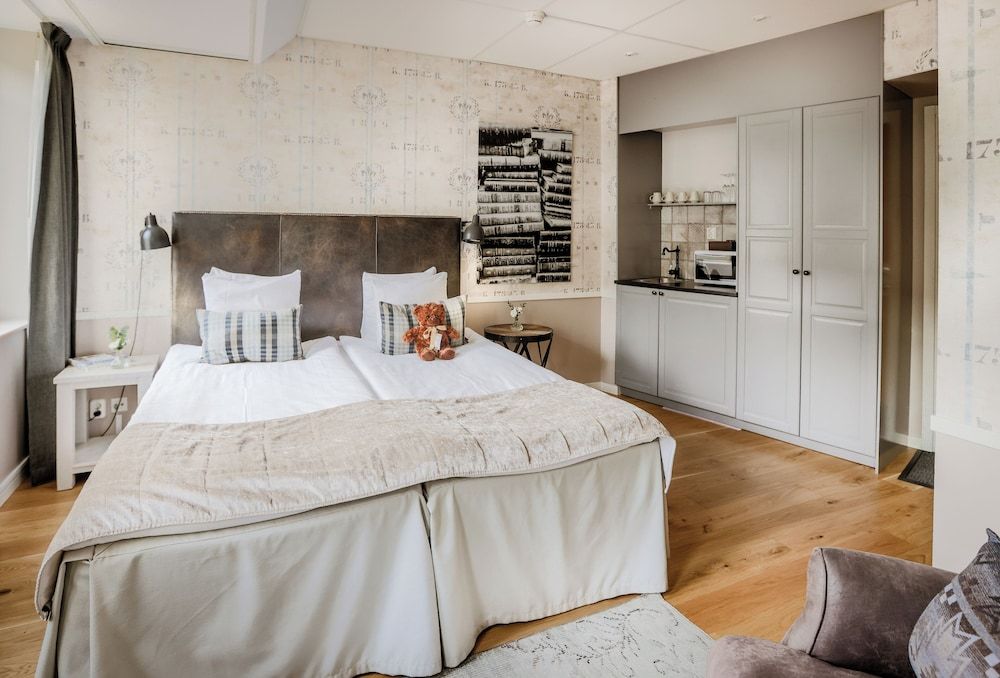 undefined Freys Hotel 3