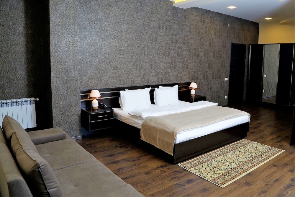 Tomu's Hotel Comfort Room, City View 3