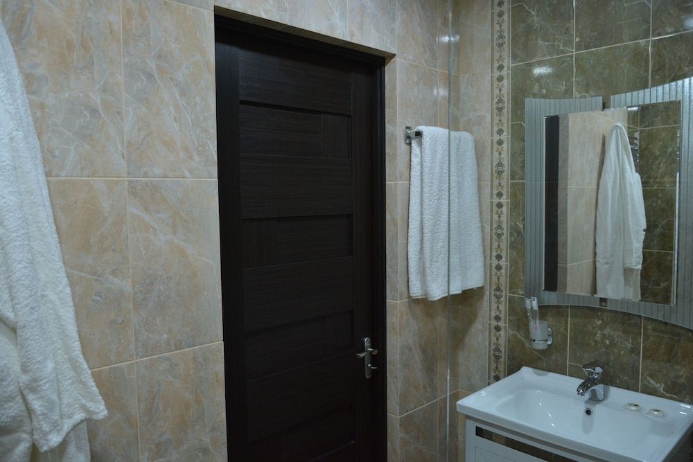 Tomu's Hotel Standard Room 4