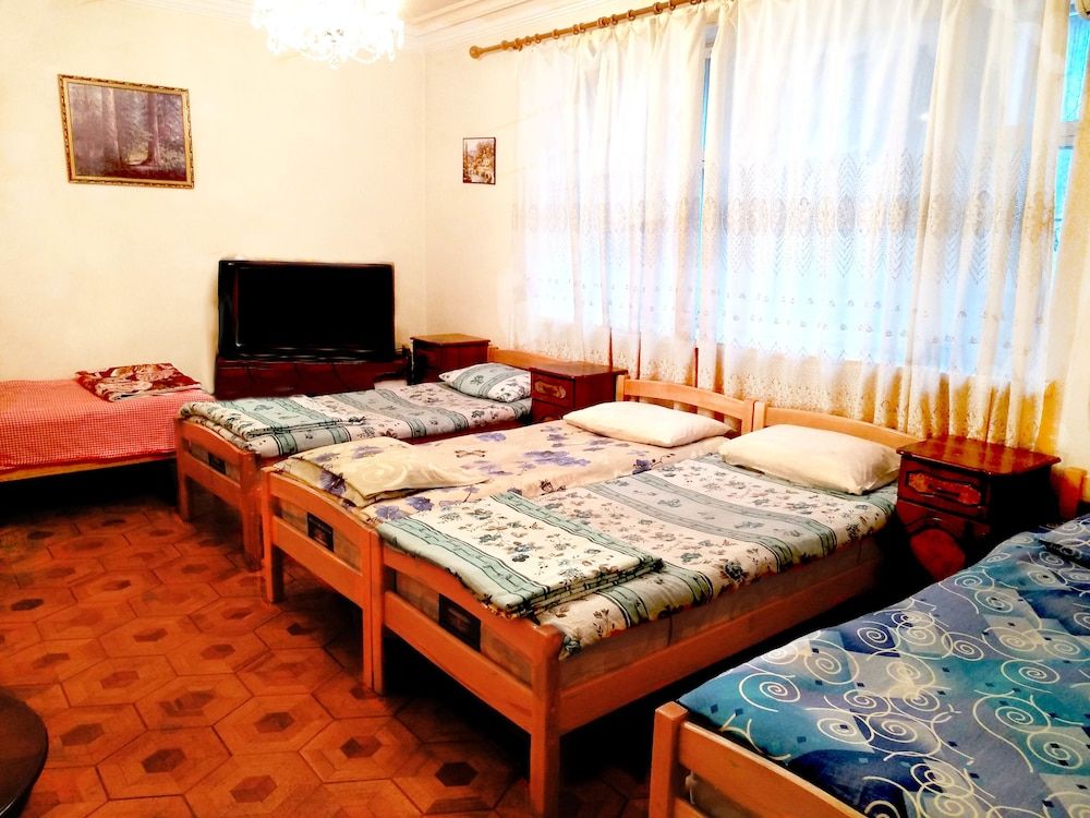 Basic Shared Dormitory, Women only