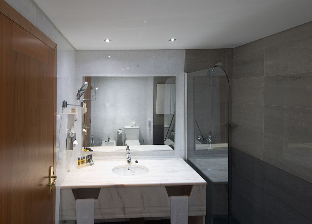 Vila Gale Porto Centro Hotel Twin Room (2 Adults + 1 Child) 7