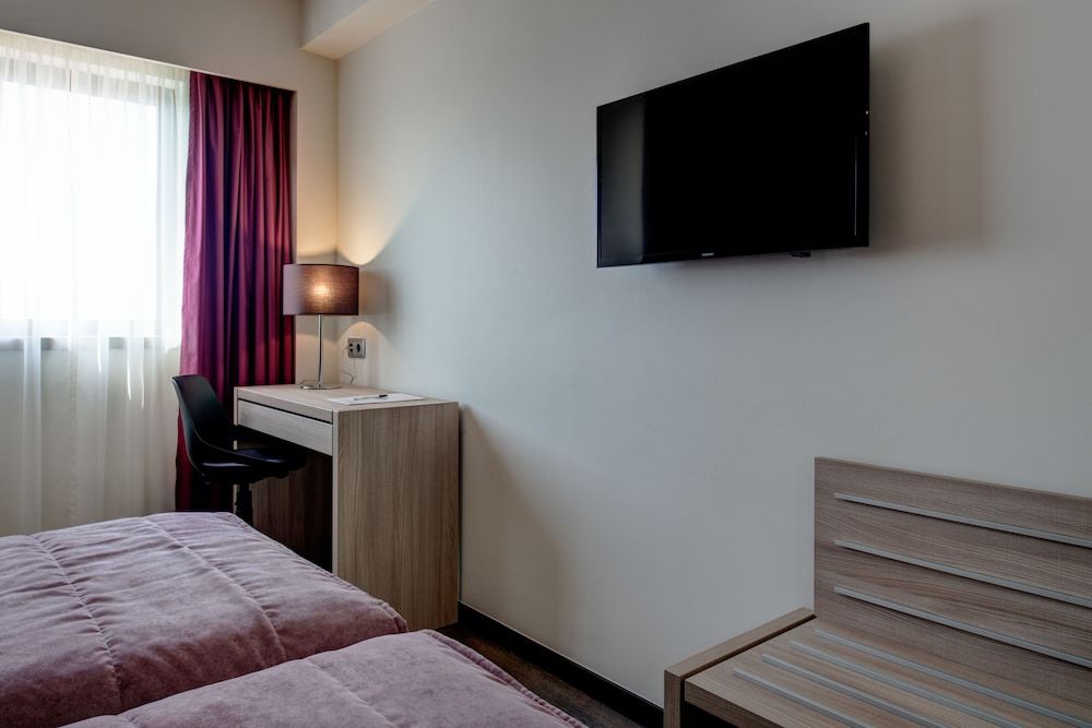 VIP Inn Berna Hotel Executive Twin Room 8