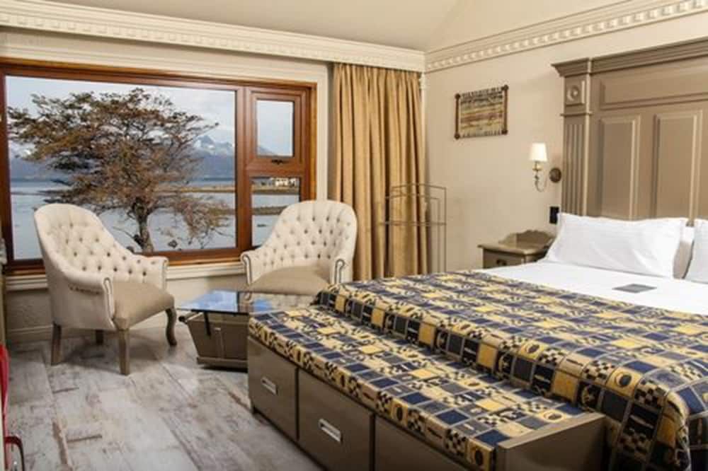 Hotel Los Yamanas Junior Suite, 1 King Bed, Canal View 2