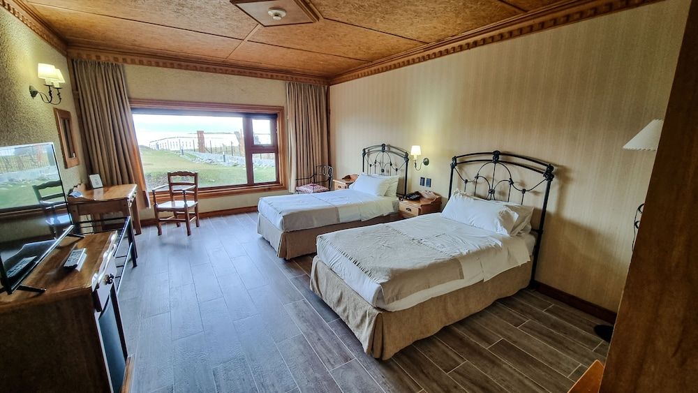 Hotel Los Yamanas Standard Twin Room, Canal View 3