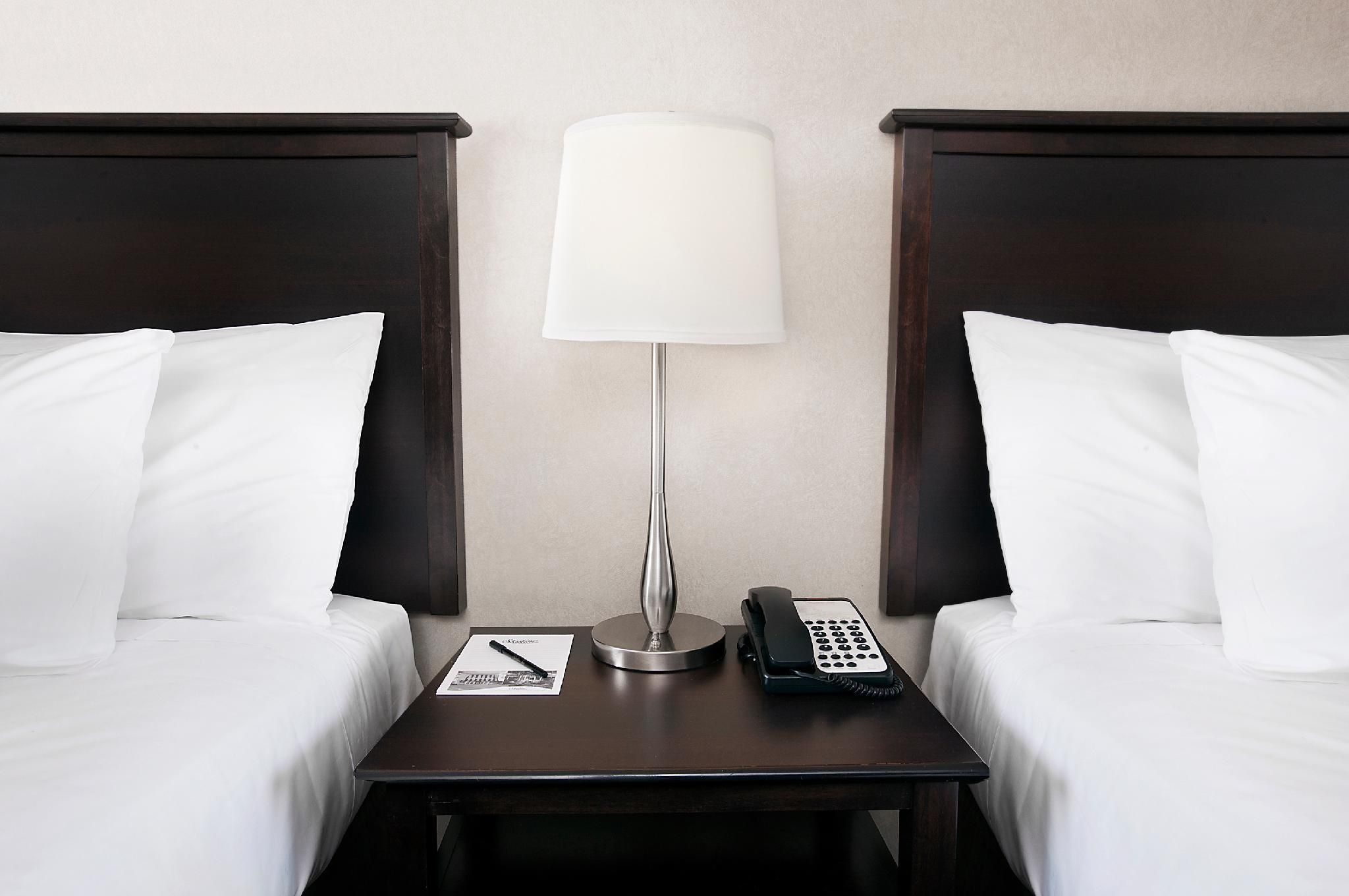 Family Bunk Bed Two Queen Room and 4 Waterpark Passes