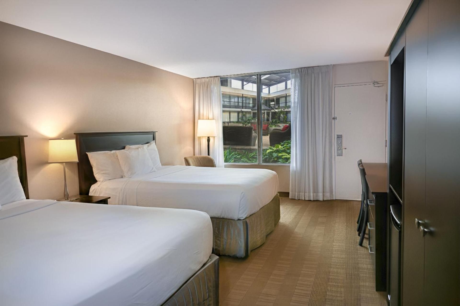 Skyline Hotel & Waterpark Traditional Room with 2 Queen Beds - Waterpark Ticket Not Included 2