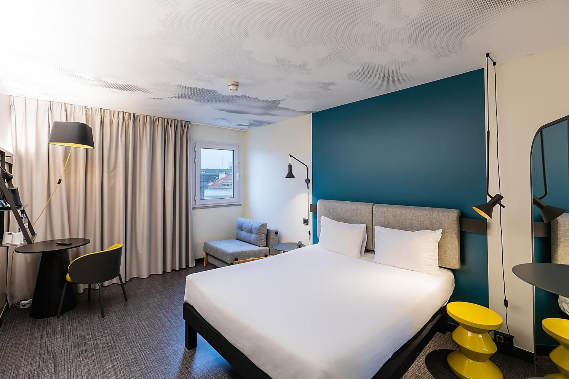 Renovated superior room with 1 double bed sweet bed