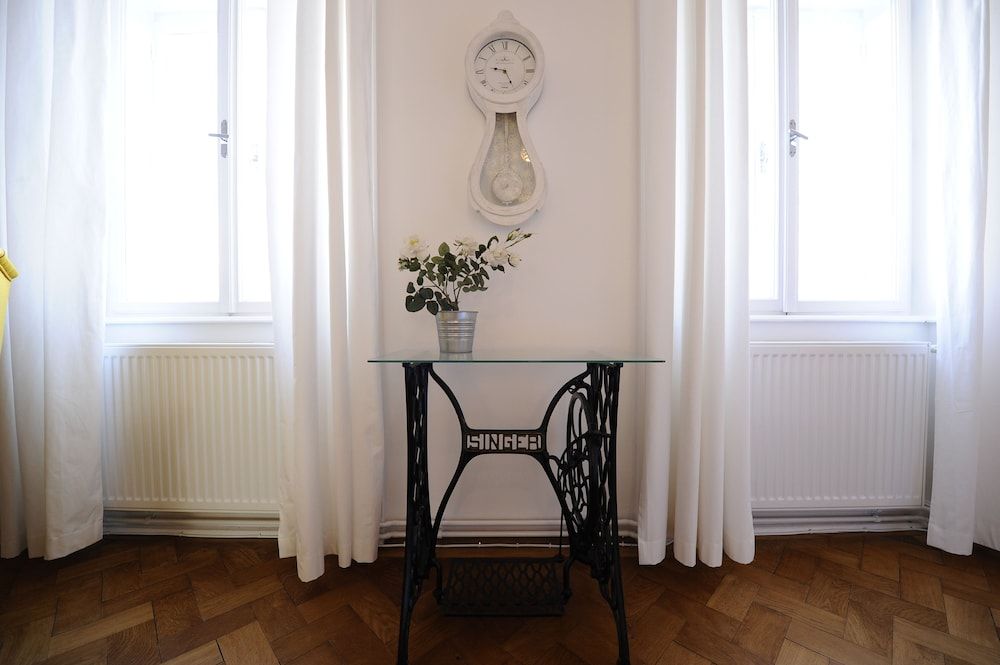 Leuhusen Boutique Apartments Superior Apartment, 2 Bedrooms, Non Smoking, Kitchen (Top 8) 16