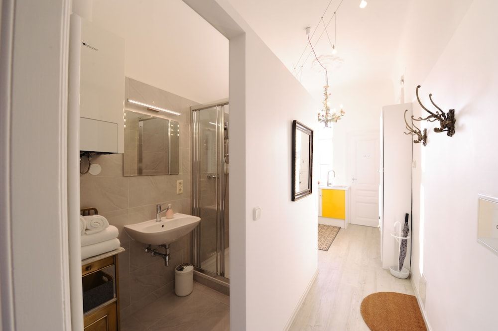 Leuhusen Boutique Apartments Superior Apartment, 2 Bedrooms, Non Smoking, Kitchen (Top 8) 11