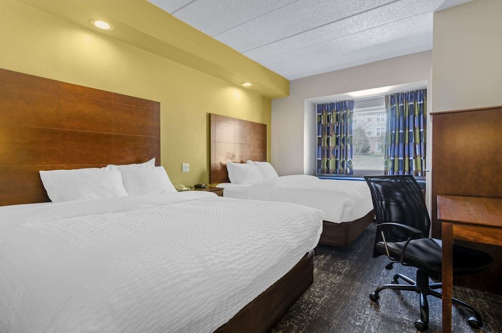 Room, 2 Queen Beds, Accessible, Non Smoking