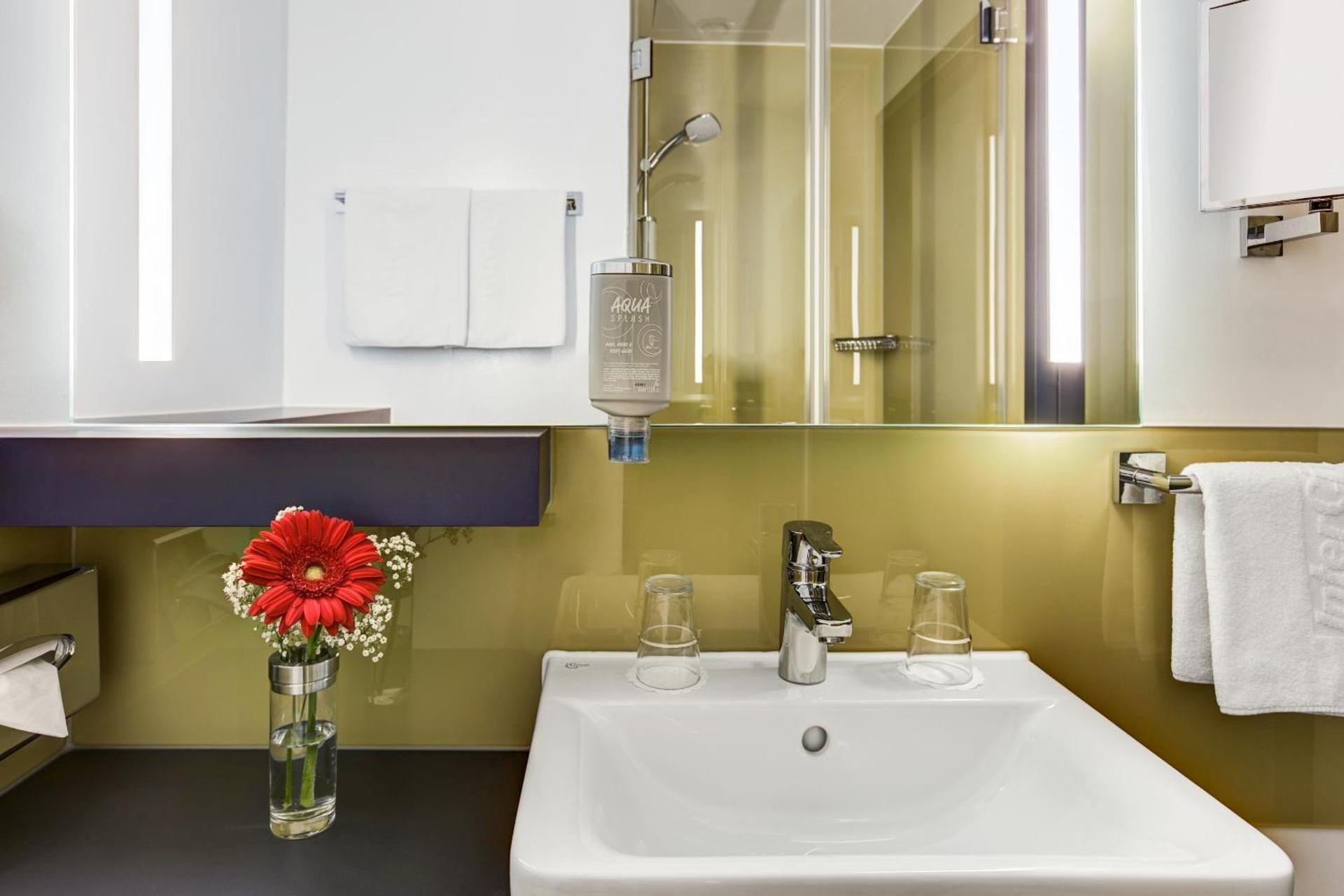 Family room (2 adults + 2 children up to 12 years)