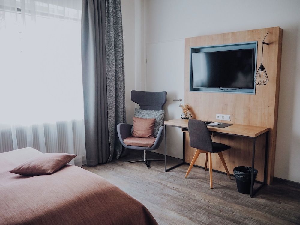 undefined Levy's Rooms & Breakfast 4