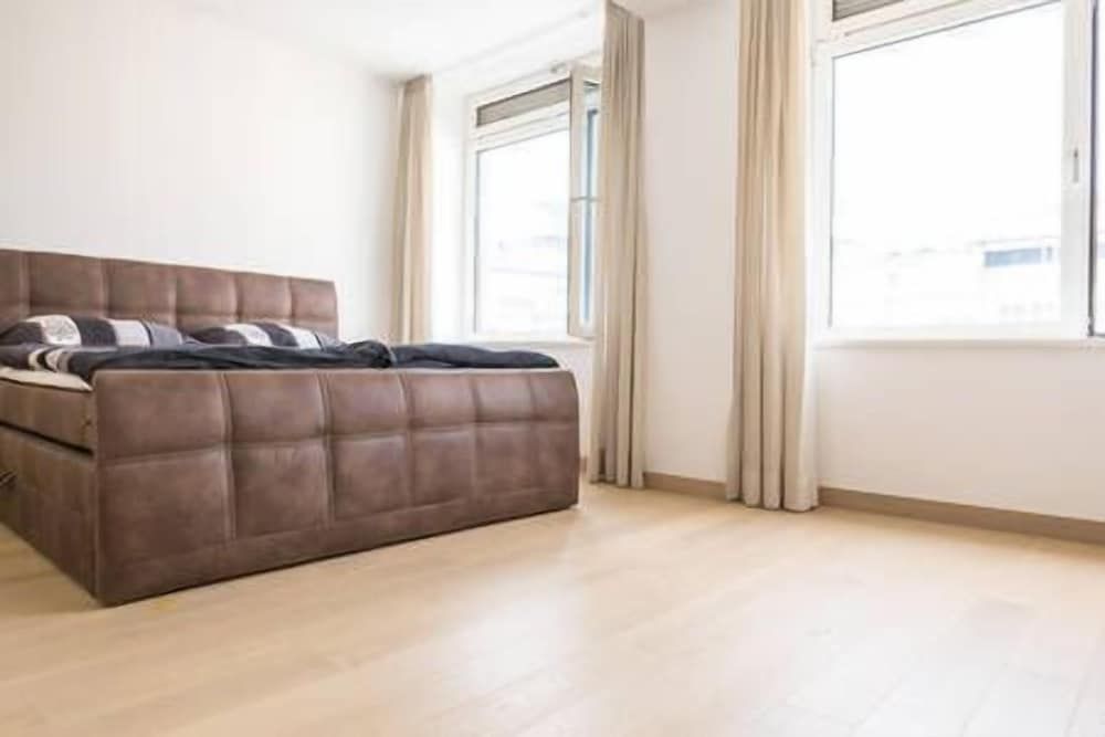 undefined Parkring Apartments