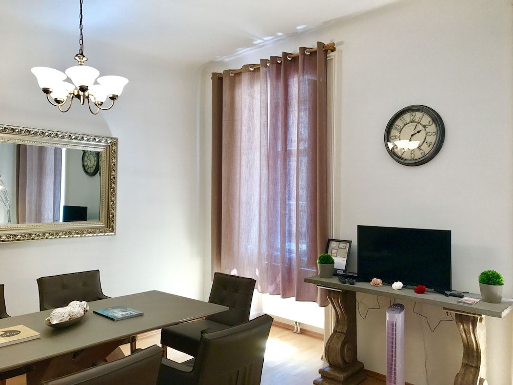 United Homes Apartments Vienna Exclusive Apartment, 2 Bedrooms, Bathtub (Residence TOP 308 incl. Extra Fees) 9