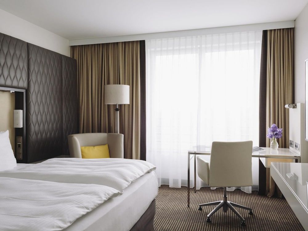 undefined Pullman Berlin Schweizerhof 8