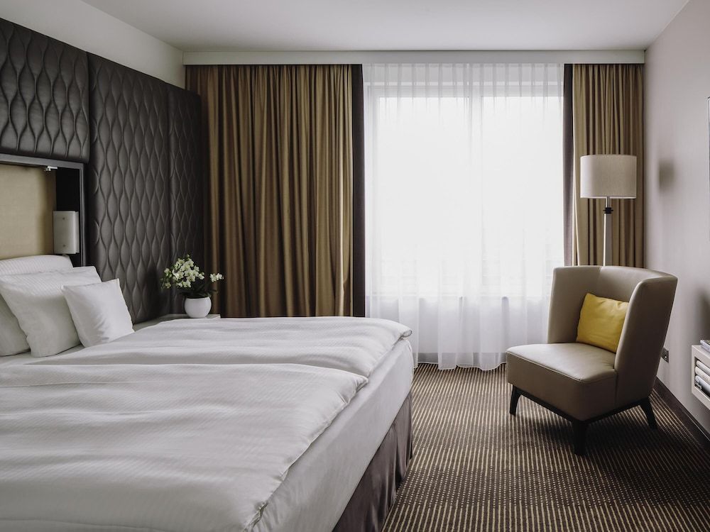 undefined Pullman Berlin Schweizerhof 9