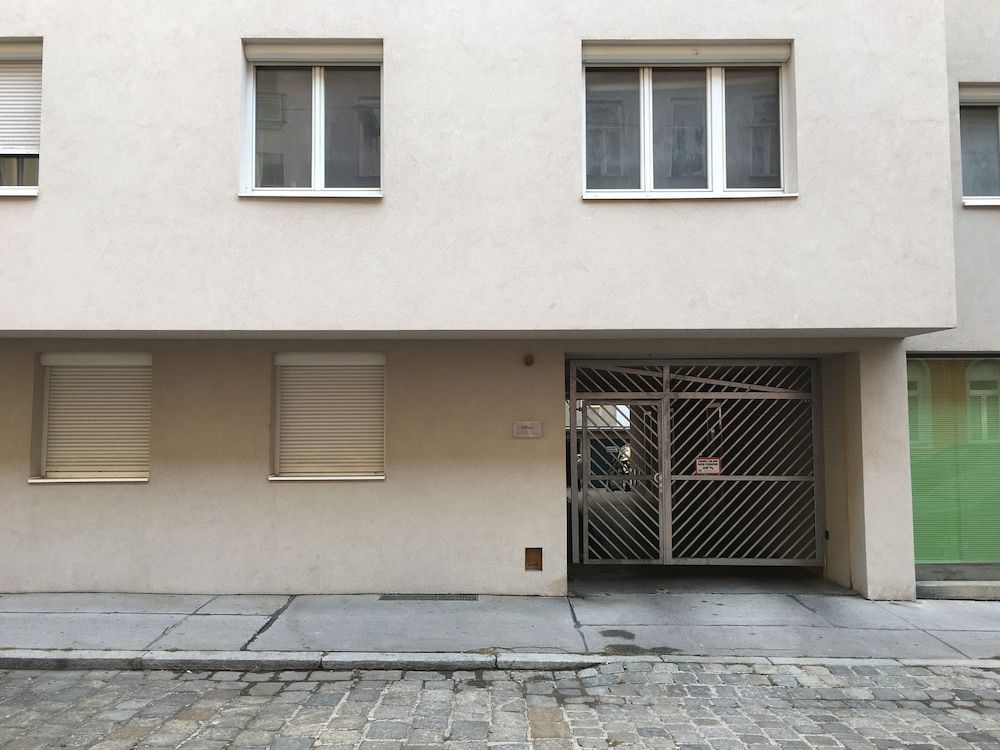 undefined United Homes Apartments Vienna 3