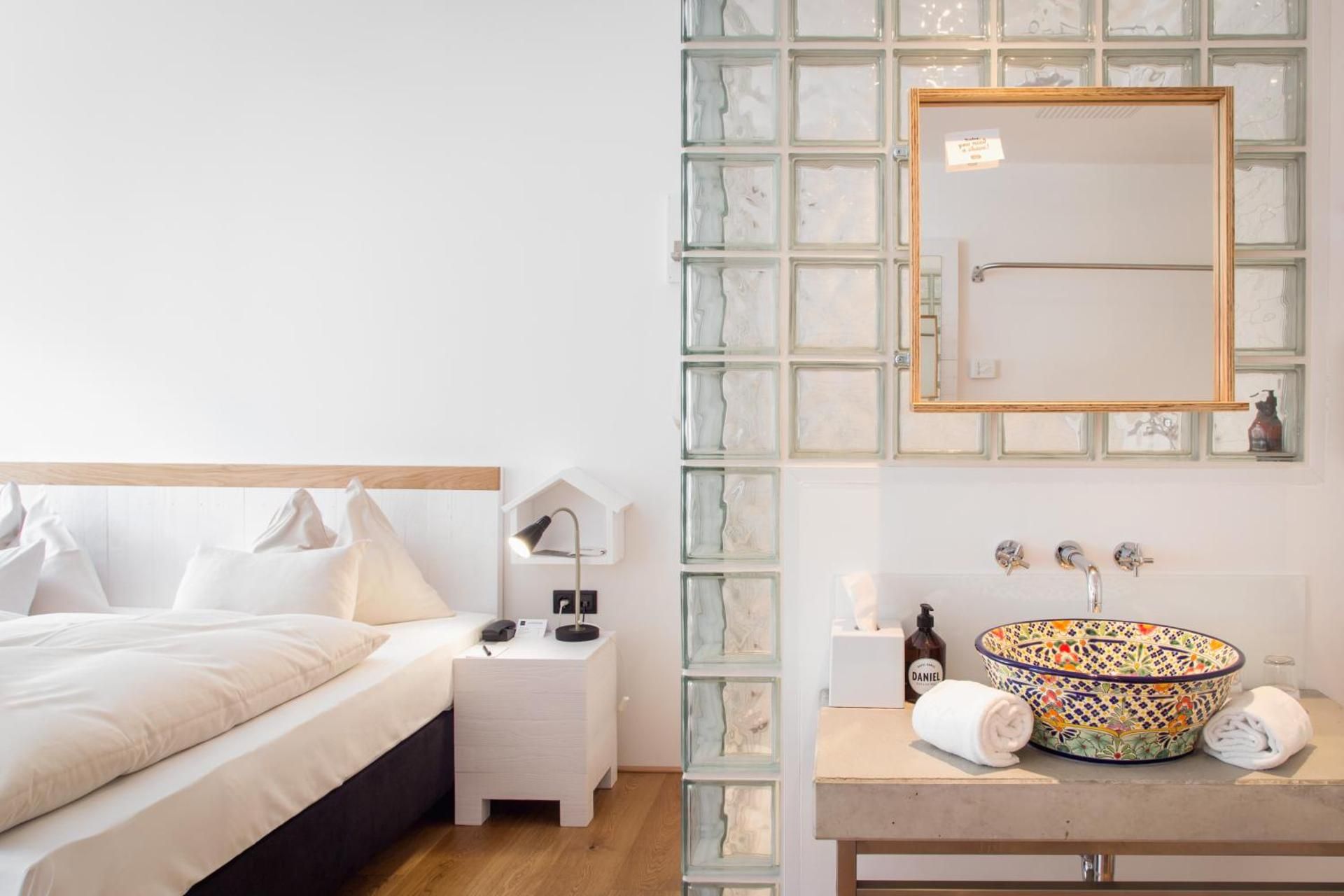 Grand Independent Room