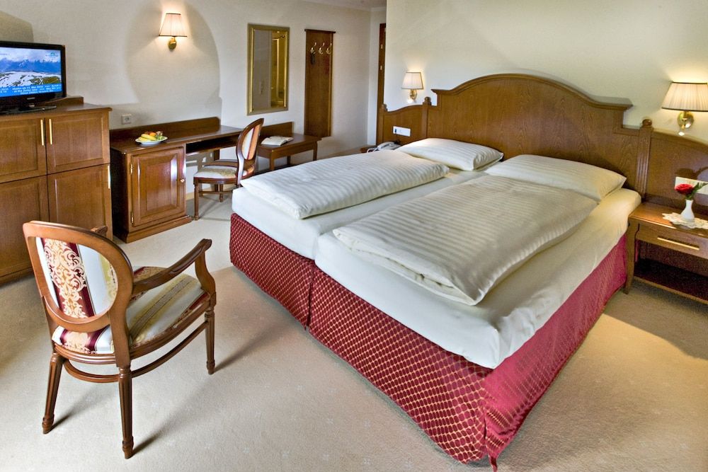 Hotel Berner Zell am See Double Room, 1 Double Bed, Balcony, Mountain View 6