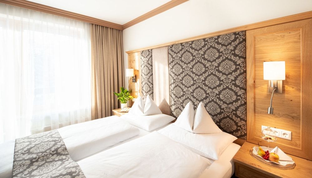 Standard Double Room, Balcony, Mountain View (Alpinzimmer Deluxe)