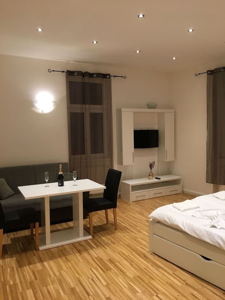 undefined United Homes Apartments Vienna 8