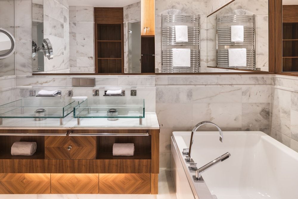 Falkensteiner Schlosshotel Velden – The Leading Hotels of the World Deluxe Room, 1 Double Bed 3