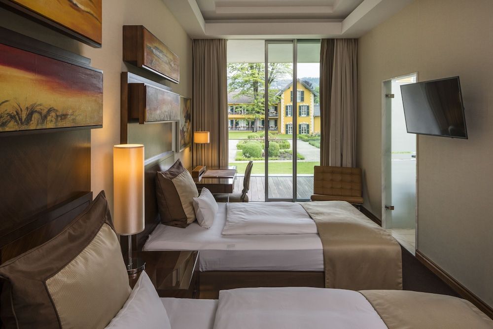 Falkensteiner Schlosshotel Velden – The Leading Hotels of the World Superior Room 2