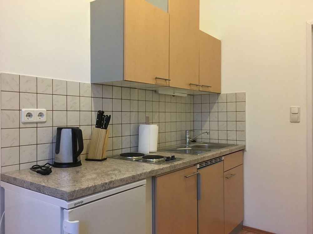 United Homes Apartments Vienna Economy Apartment, 1 Bedroom, Private Bathroom (Holiday TOP 5 incl. Extra Fees) 9