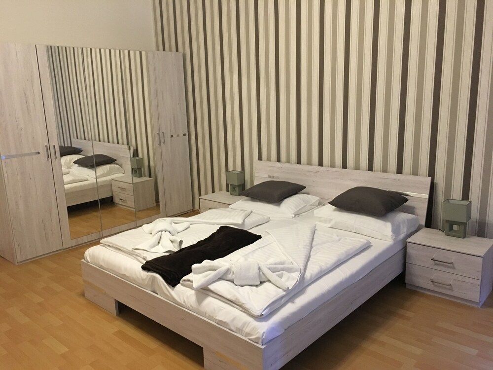 undefined United Homes Apartments Vienna 3