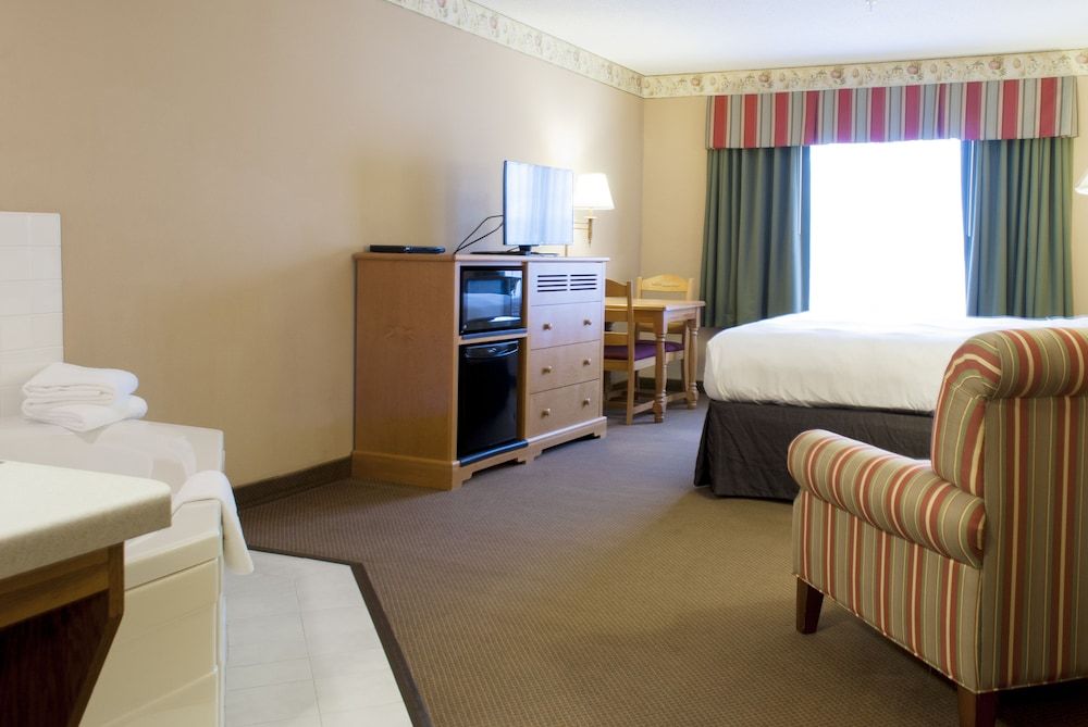 Suite, 1 King Bed, Non Smoking, Jetted Tub