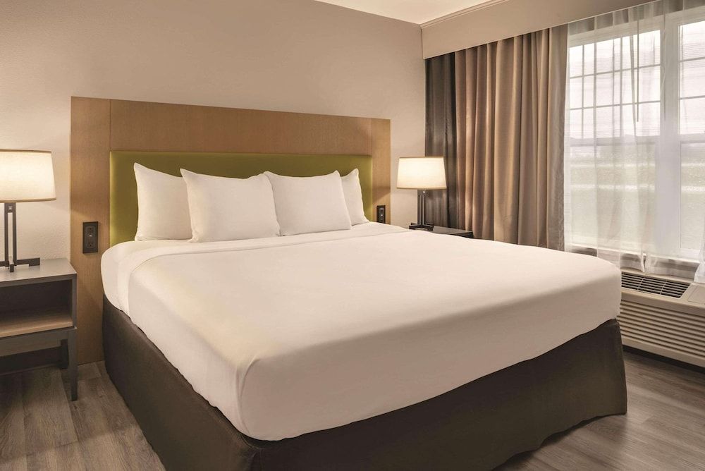 Premium Suite, 1 King Bed, Non Smoking