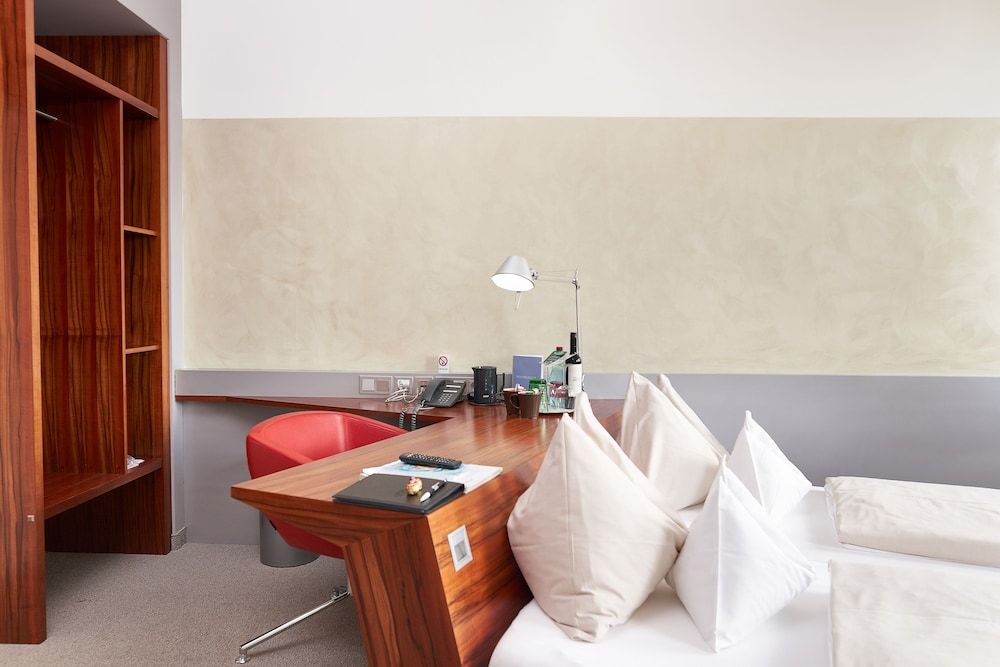 Hotel Maxlhaid Basic Double Room 6