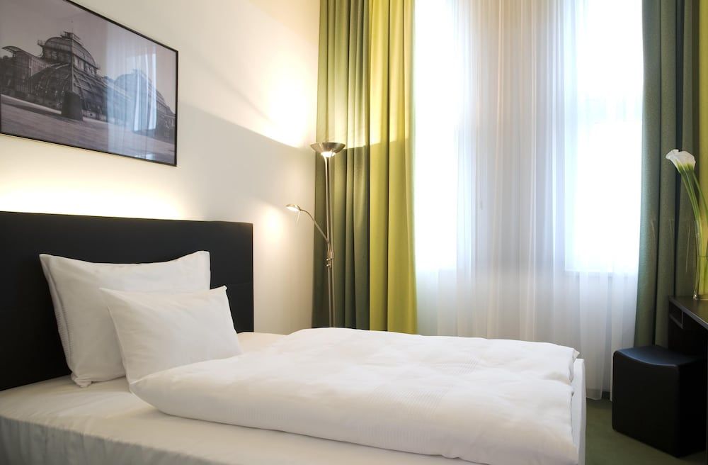 undefined Hotel Rainers 4