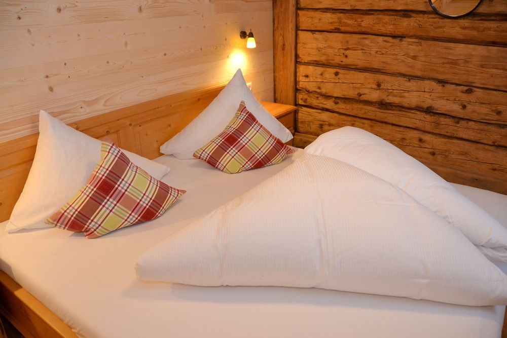 Standard Cabin, 3 Bedrooms, Terrace, Mountain View, not accessible by car