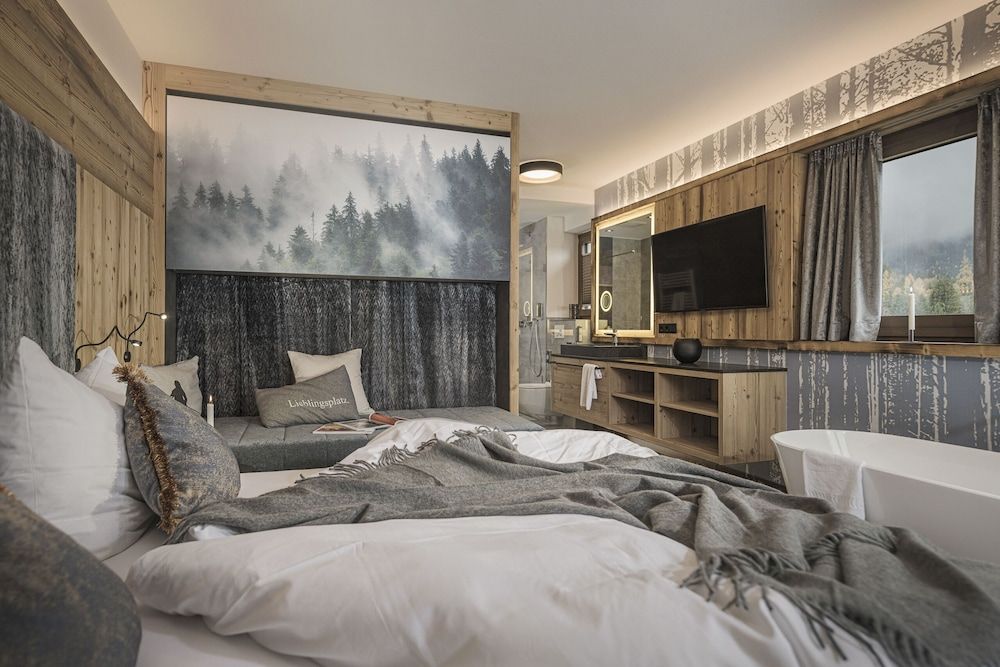 Luxury Chalet, 4 Bedrooms, Mountain View
