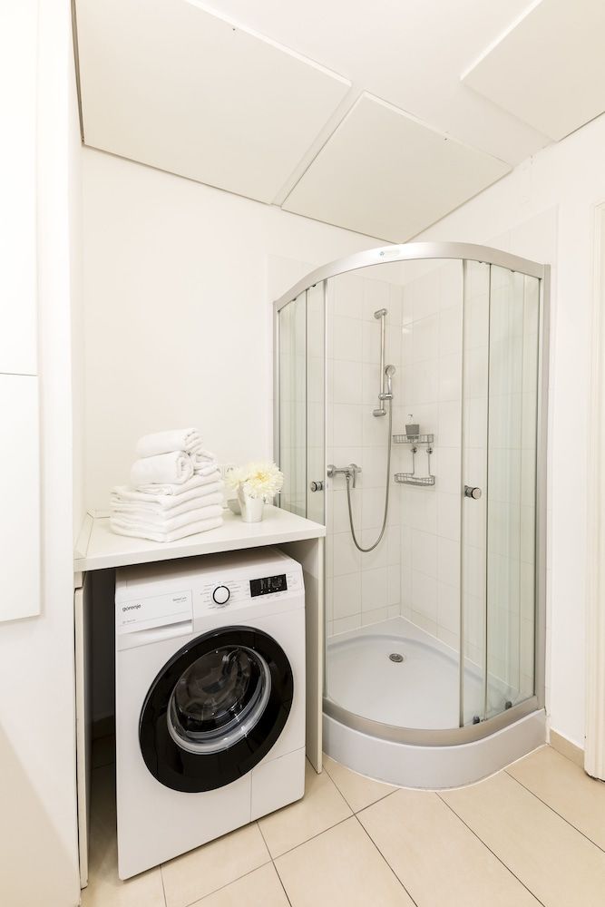 Blauhouse Apartments Exclusive Apartment, Multiple Bedrooms, Kitchen (including cleaning fee) 5