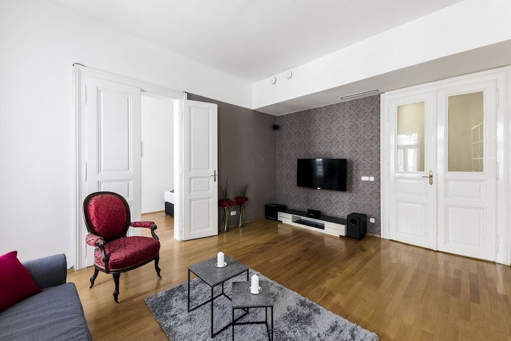 Blauhouse Apartments Exclusive Apartment, Multiple Bedrooms, Kitchen (including cleaning fee) 7